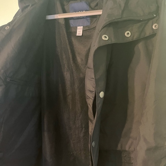 Button Down Windbreaker Jacket Men's Basic Editions Brand Black w/ hood. L. NWT. - Picture 7 of 13